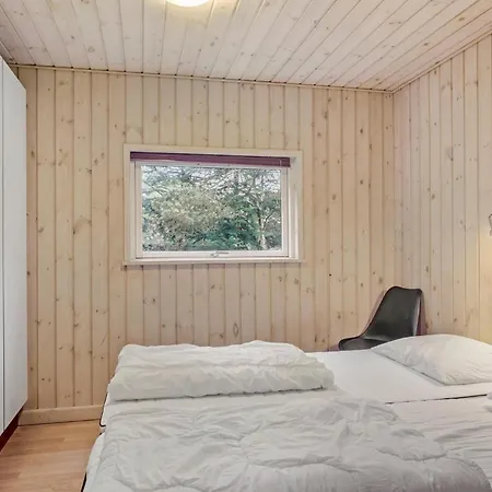 Beautiful In Vaeggerlose With Sauna * Bøtø By