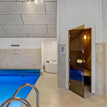 別荘 Beautiful In Vaeggerlose With Sauna