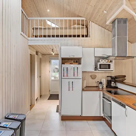 別荘 Beautiful In Vaeggerlose With Sauna Bøtø By