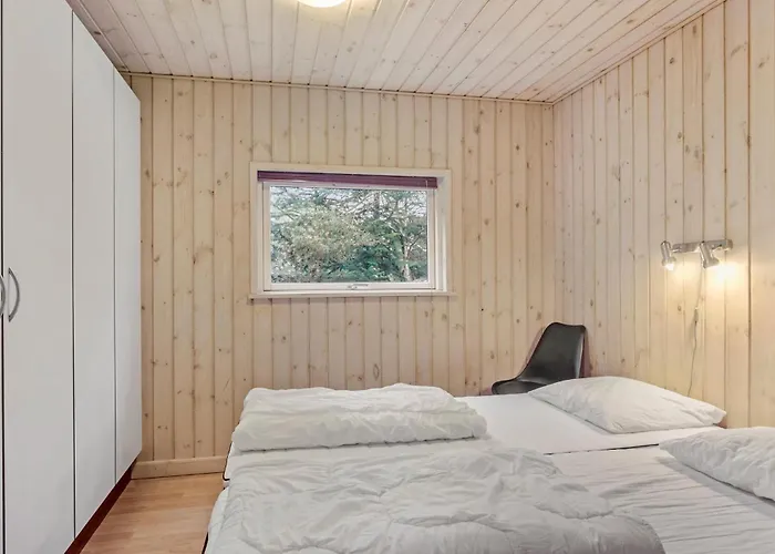 Beautiful In Vaeggerlose With Sauna * Bøtø By