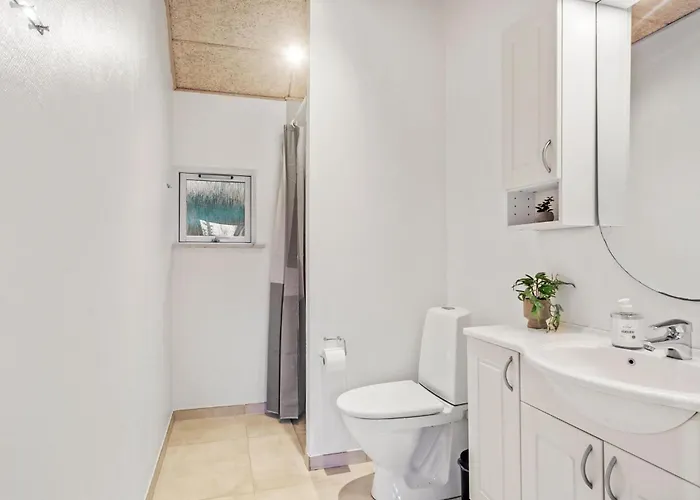 Hébergement de vacances Beautiful In Vaeggerlose With Sauna Bøtø By