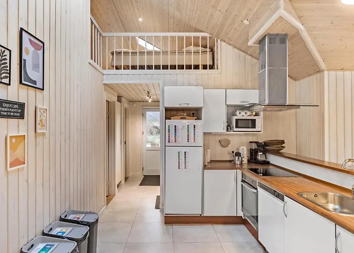 Hébergement de vacances Beautiful In Vaeggerlose With Sauna Bøtø By